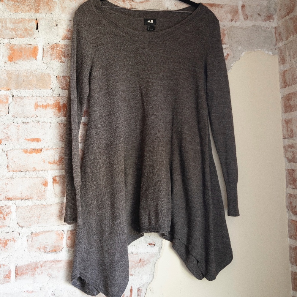 H&M Flowy Gray Sweater